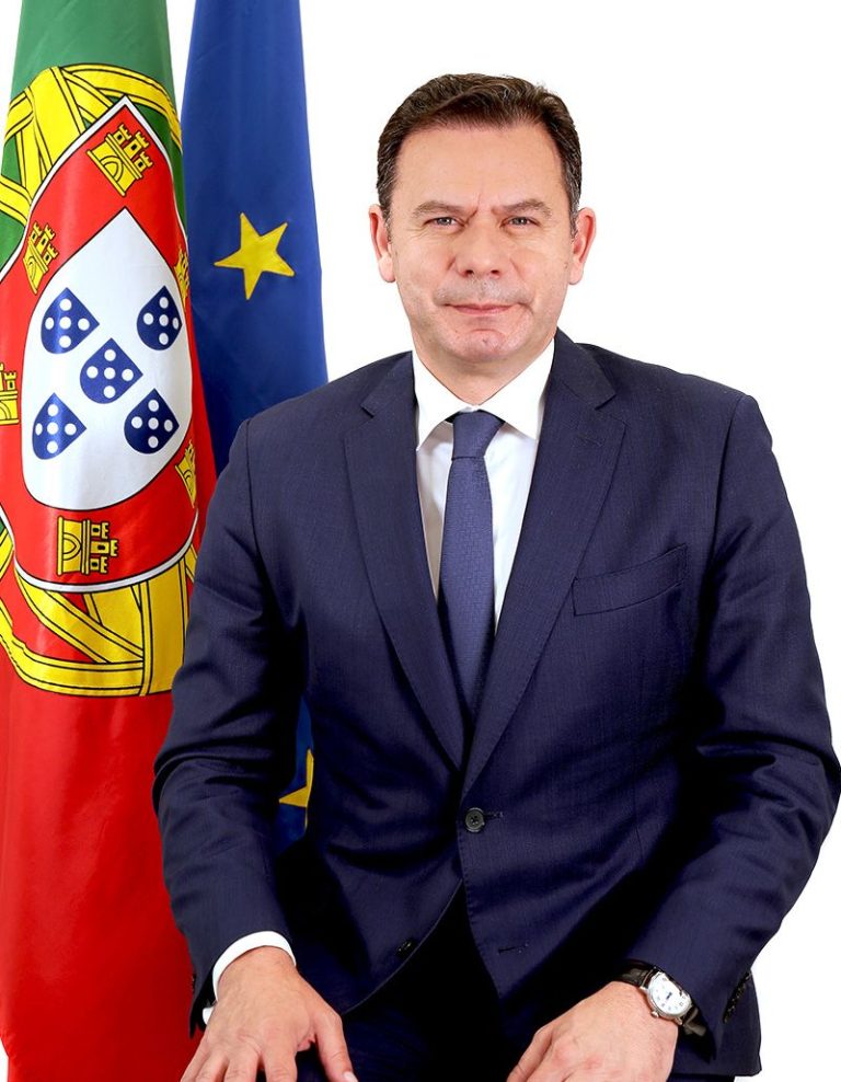 PRIMEIRO MINISTRO EM CASTRO DAIRE | INVESTIMENTOS